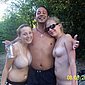 Outdoor Party Bilder - Besoffene Weiber in Aktion