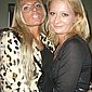 Zwei blonde geile Schlampen - Nackt und Willig
