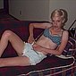 Tina (25) mit behaarter Muschi