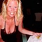 Scharfes blondes B�ckst�ck mit nackter Muschi
