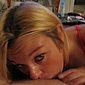 Blondes Luder beim Kehlenfick