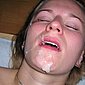 Blonde Strapsmaus angepisst und vollgewichst
