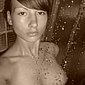 Geiles M�dchen zeigt ihren jungen sch�nen K�rper