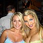 Blondes Party Luder beim Schwanz blasen