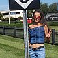 Junge Ehefrau auf privaten erotischen Fotos