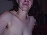 Private Hausfrauen Bilder - Linda macht sich nackig