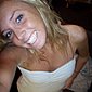 Junge Blondine mit sch�nen Br�sten und behaarter Muschi