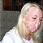 Blonde Sau privat nackt und beim Blasen