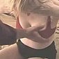 Geile Ehefrau l�sst sich begrabschen und fingern