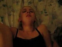 Junge Blondine Anal gefickt und sie bläst nach dem Arschfick