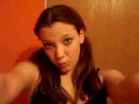 Sexy Mädchen (18) filmt sich selbst nackt im Badezimmer