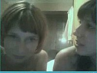 Junge Mädchen (18) privat vor der Webcam