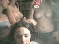 Junge versaute Mädchen (18) machen sich vor ihrer Webcam nackig