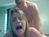 Geile Ehefrau mit dicken Titten lässt sich geil poppen
