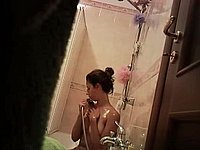Schwester heimlich beim Duschen gefilmt