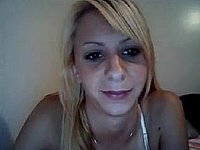 Junge geile Blondine beim Sex mit ihrem Freund