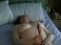 Geile reife Hausfrau beim Vibrator Sex